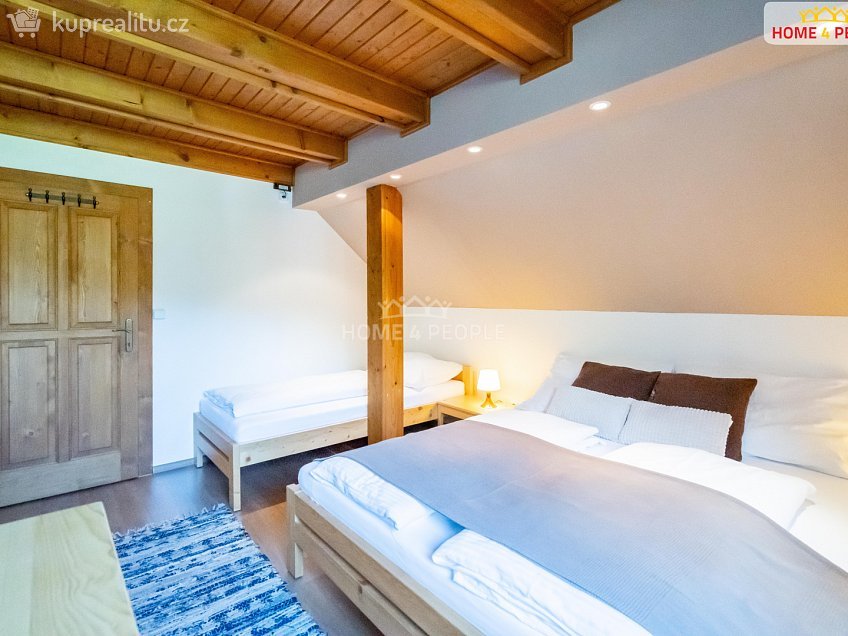 Prodej bytu 4+kk 135 m^2 Velké Karlovice, Velké Karlovice 