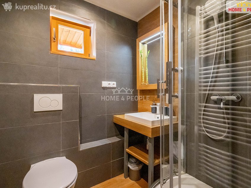 Prodej bytu 4+kk 135 m^2 Velké Karlovice, Velké Karlovice 