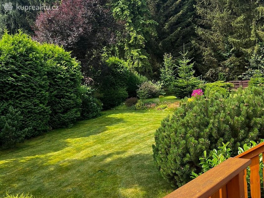 Prodej  rodinného domu 170 m^2 Na Stráni 119, Valy 