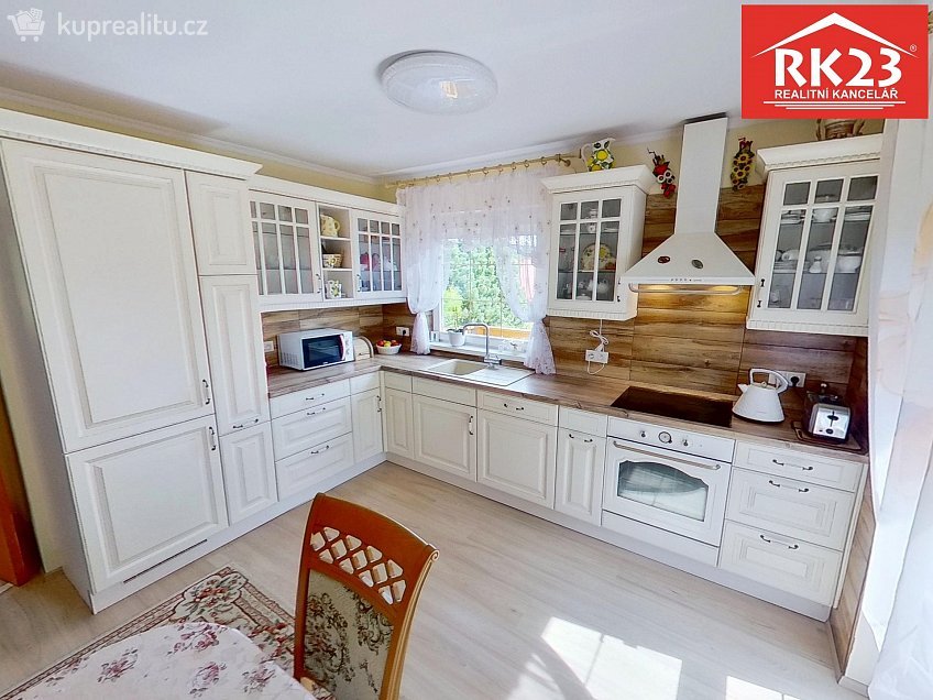 Prodej  rodinného domu 170 m^2 Na Stráni 119, Valy 