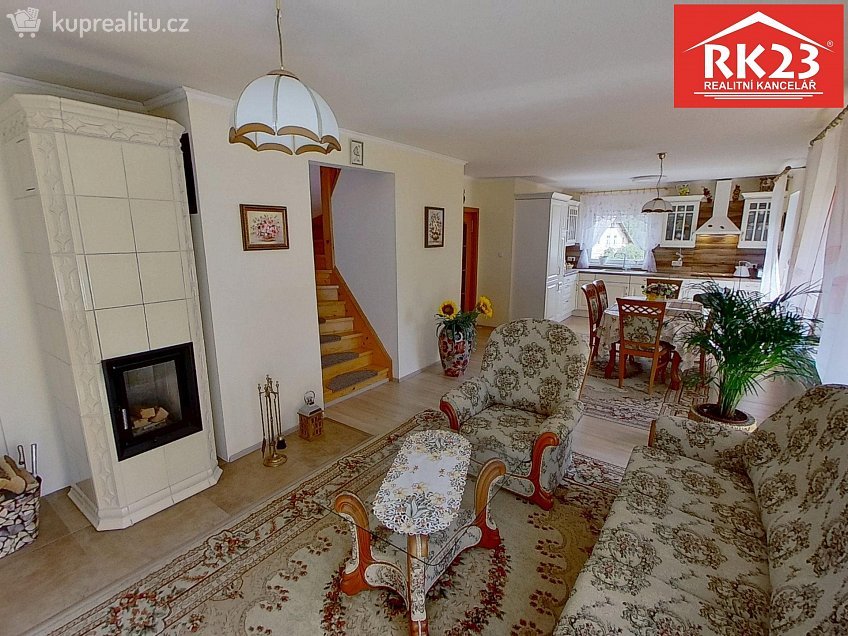 Prodej  rodinného domu 170 m^2 Na Stráni 119, Valy 