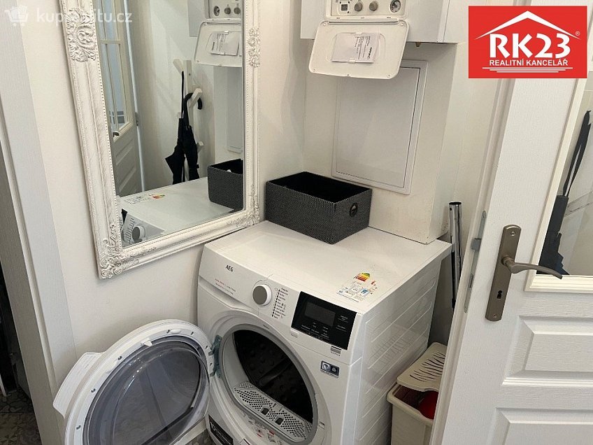 Pronájem bytu 2+1 73 m^2 Hlavní třída, Mariánské Lázně 