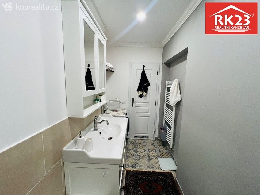 Pronájem bytu 2+1 73 m^2 Hlavní třída, Mariánské Lázně 