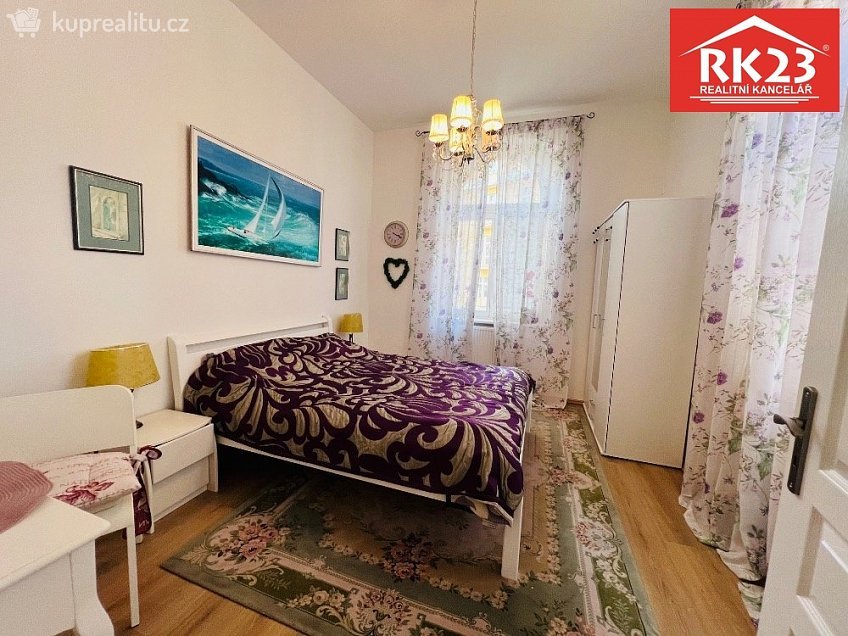 Pronájem bytu 2+1 73 m^2 Hlavní třída, Mariánské Lázně 