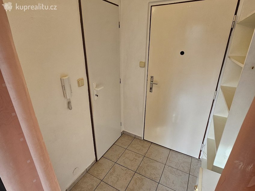 Pronájem bytu 1+kk 20 m^2 Hroznatova, Mariánské Lázně 