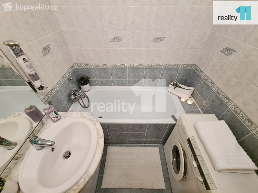 Pronájem bytu 2+1 50 m^2 U Růžáku, Nymburk 