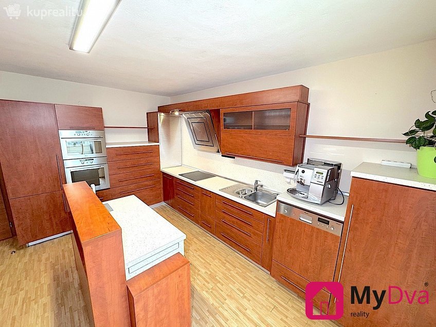 Prodej  rodinného domu 252 m^2 Jindřichova, Třebíč 