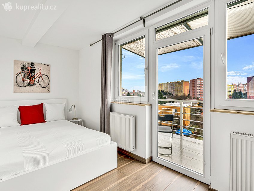 Prodej  rodinného domu 270 m^2 K hájovně, Praha-Libuš 