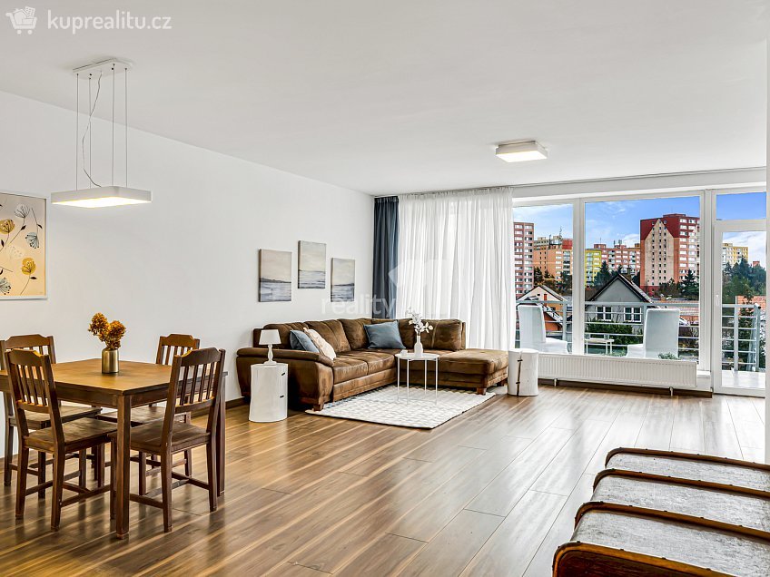 Prodej  rodinného domu 270 m^2 K hájovně, Praha-Libuš 