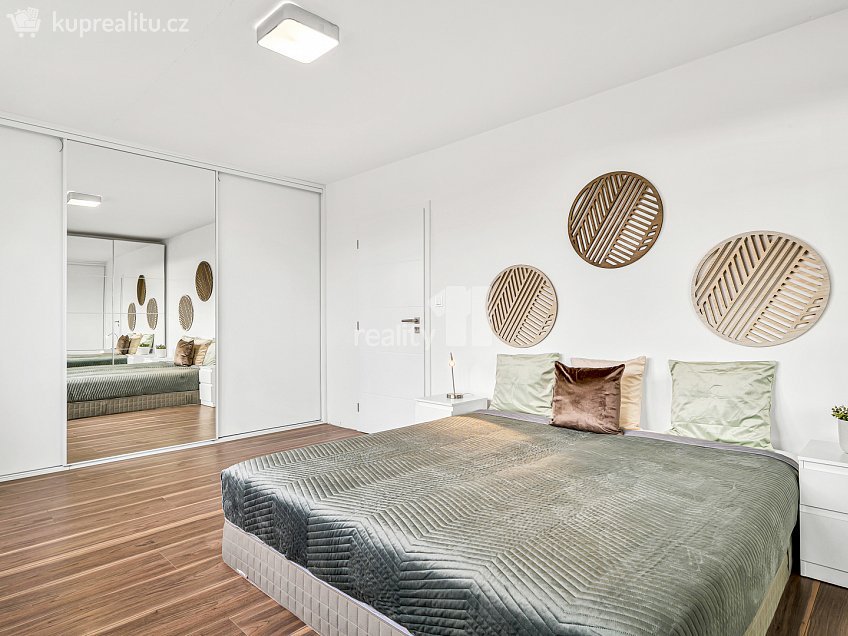 Prodej  rodinného domu 270 m^2 K hájovně, Praha-Libuš 