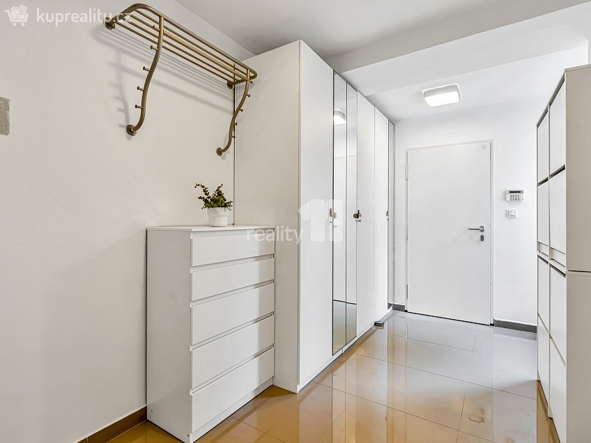 Prodej  rodinného domu 270 m^2 K hájovně, Praha-Libuš 