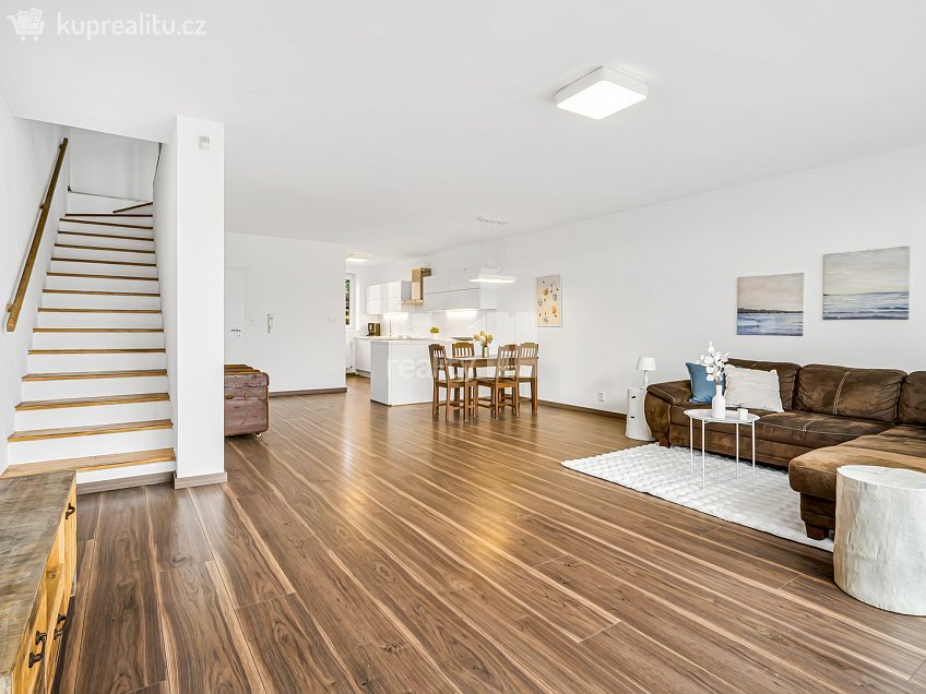 Prodej  rodinného domu 270 m^2 K hájovně, Praha-Libuš 