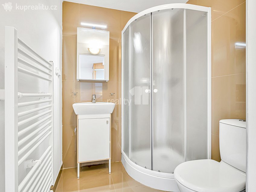 Prodej  rodinného domu 270 m^2 K hájovně, Praha-Libuš 