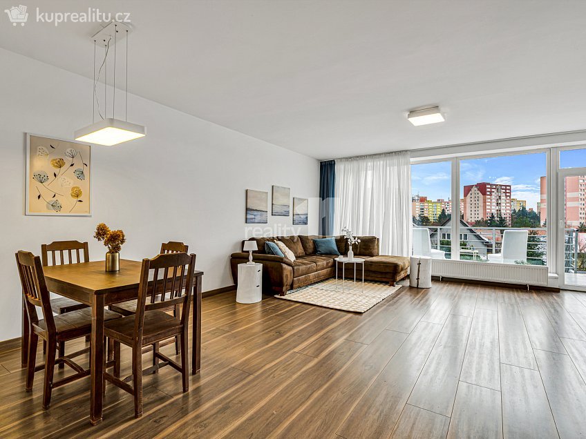 Prodej  rodinného domu 270 m^2 K hájovně, Praha-Libuš 