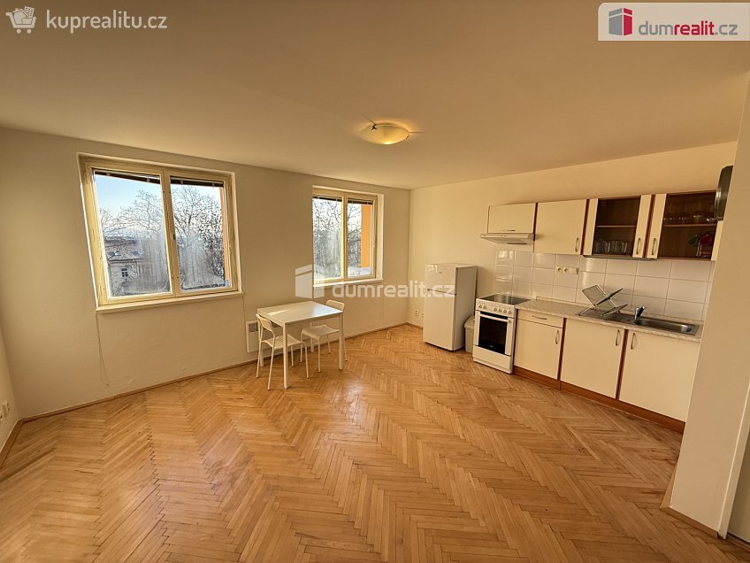 Pronájem bytu 2+kk 43 m^2 Na Skalce, Praha 5 