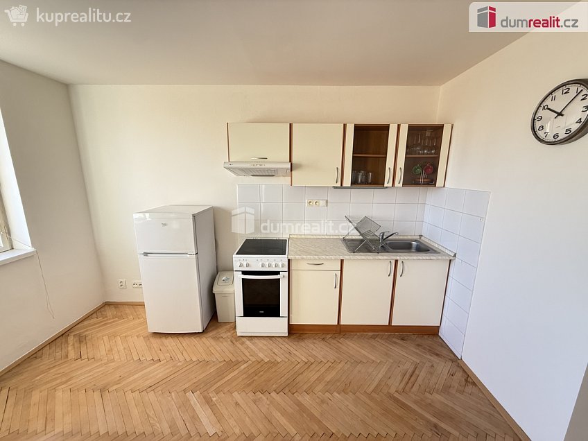 Pronájem bytu 2+kk 43 m^2 Na Skalce, Praha 5 