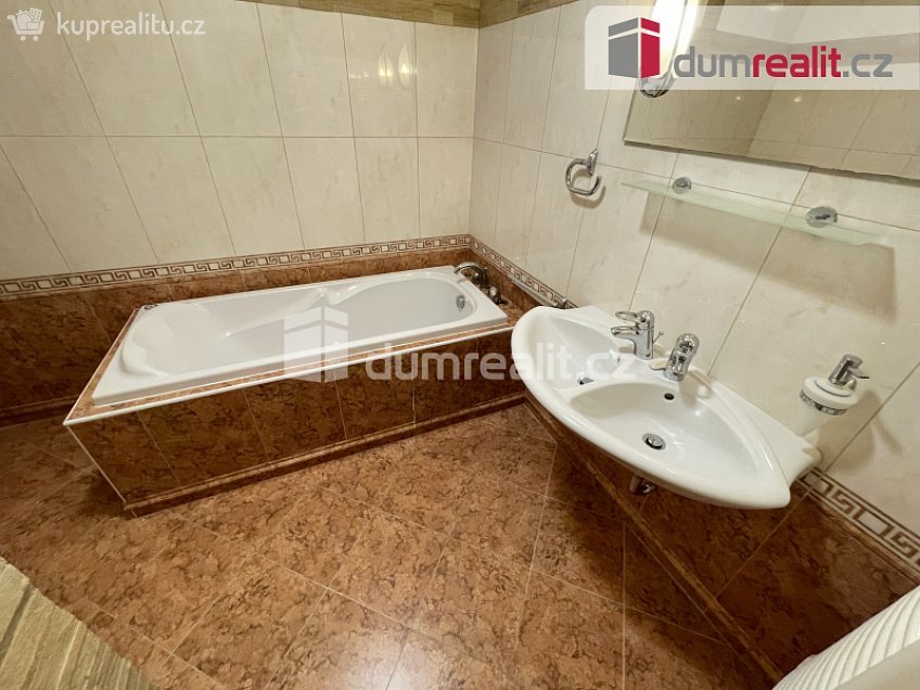 Pronájem bytu 2+kk 57 m^2 Velké Kunratické, Praha-Kunratice 