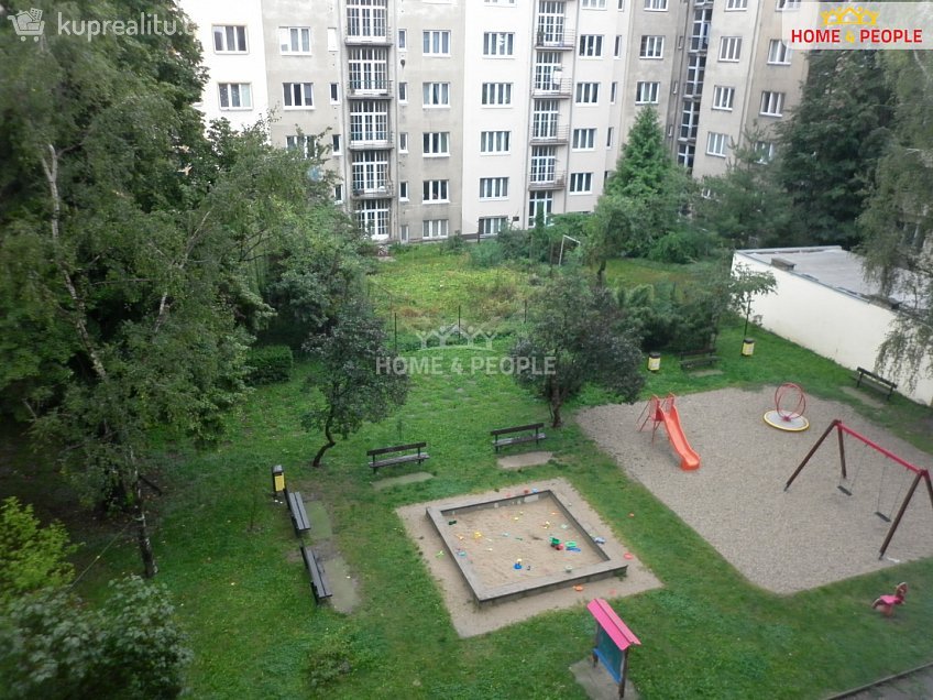 Pronájem bytu 1+1 38 m^2 Bajkalská, Praha 10 