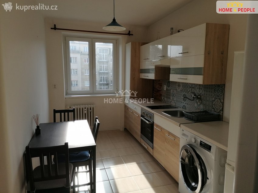 Pronájem bytu 1+1 38 m^2 Bajkalská, Praha 10 