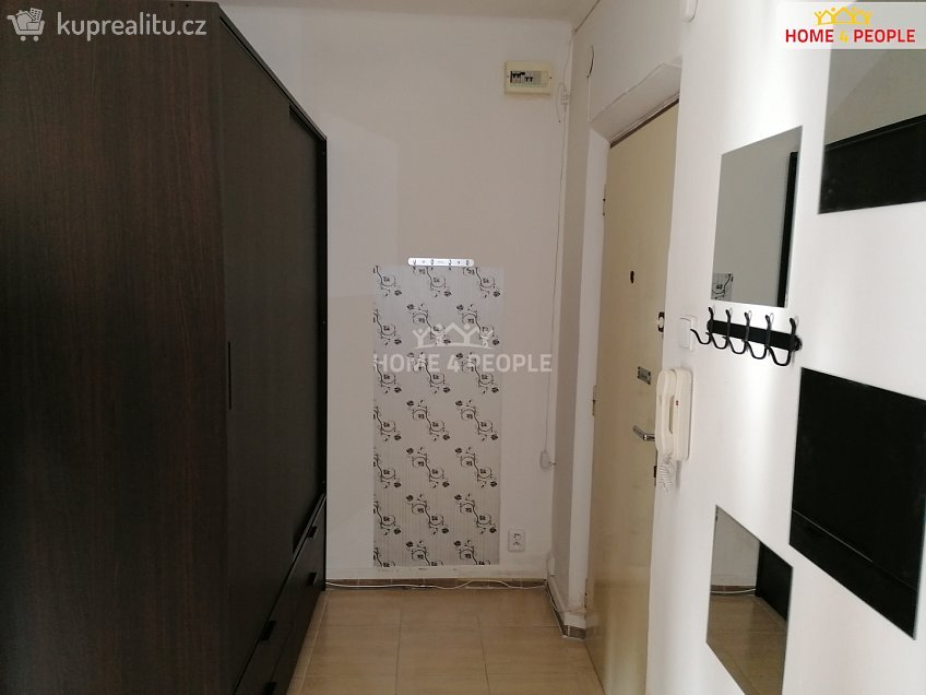 Pronájem bytu 1+1 38 m^2 Bajkalská, Praha 10 