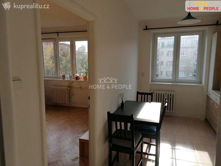 Pronájem bytu 1+1 38 m^2 Bajkalská, Praha 10 