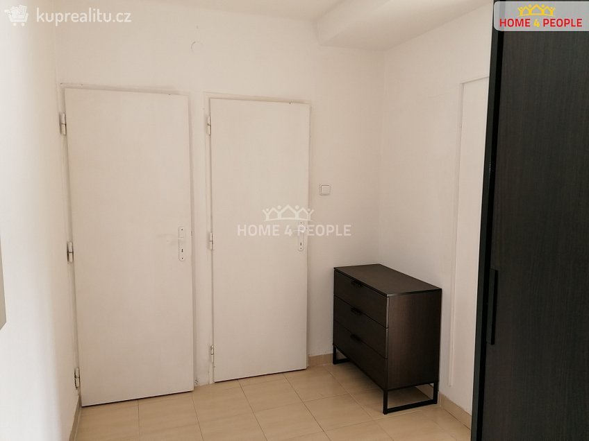 Pronájem bytu 1+1 38 m^2 Bajkalská, Praha 10 