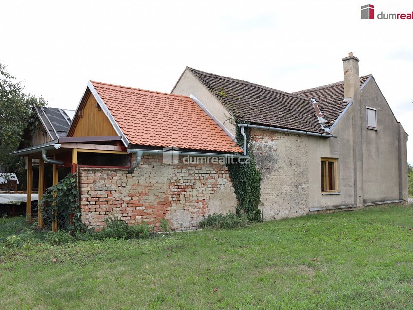 Prodej  stavebního pozemku 904 m^2 Jevišovka, Jevišovka 