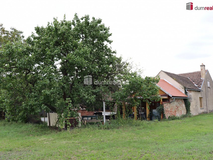 Prodej  stavebního pozemku 904 m^2 Jevišovka, Jevišovka 