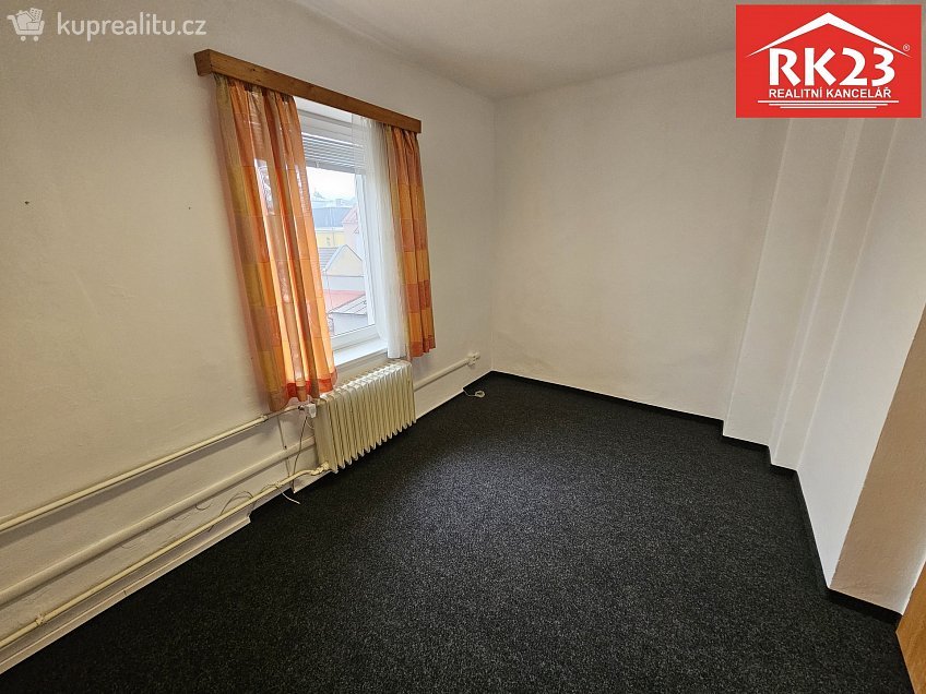 Pronájem  kanceláře 13 m^2 Nádražní náměstí, Mariánské Lázně 