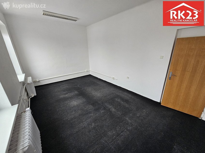 Pronájem  kanceláře 19 m^2 Nádražní náměstí, Mariánské Lázně 
