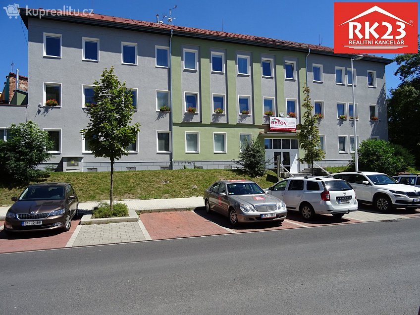 Pronájem  kanceláře 19 m^2 Nádražní náměstí, Mariánské Lázně 