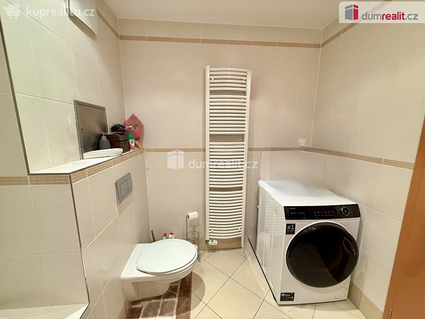 Pronájem bytu 2+kk 72 m^2 Miroslava Hajna, Praha 18 