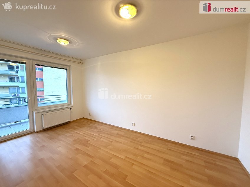 Pronájem bytu 2+kk 72 m^2 Miroslava Hajna, Praha 18 