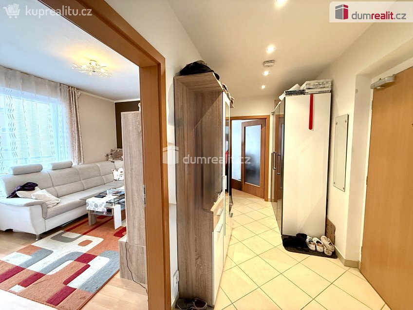 Pronájem bytu 2+kk 72 m^2 Miroslava Hajna, Praha 18 