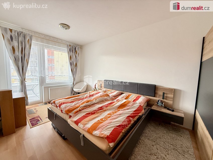 Pronájem bytu 2+kk 72 m^2 Miroslava Hajna, Praha 18 
