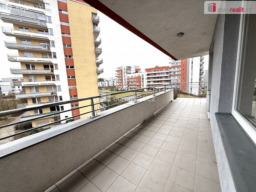 Pronájem bytu 2+kk 72 m^2 Miroslava Hajna, Praha 18 