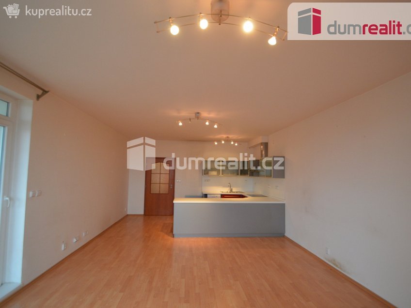 Pronájem bytu 2+kk 68 m^2 Otradovická, Praha 12 