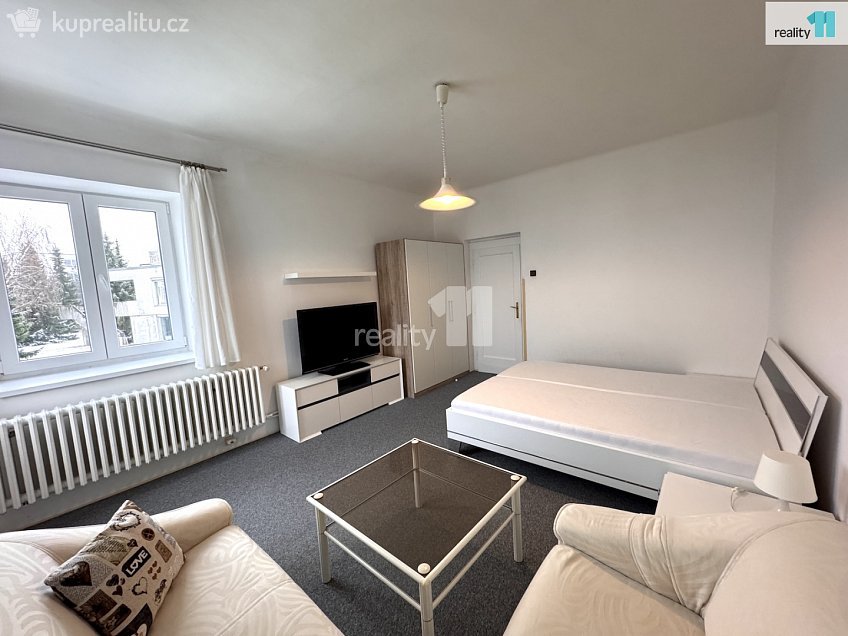 Pronájem bytu 1+1 49 m^2 Zlonínská, Praha 8 