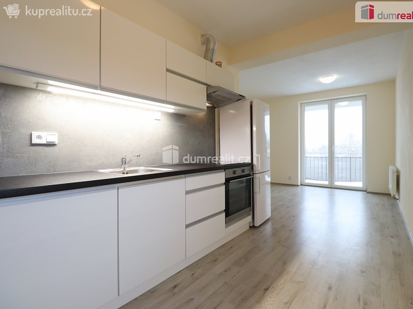 Pronájem bytu 2+kk 39 m^2 Svobodova, Nová Role 