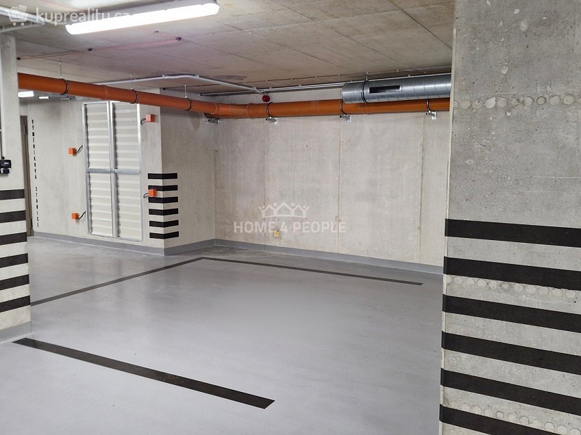 Pronájem  garáže 21 m^2 Bratislavská, Brno 