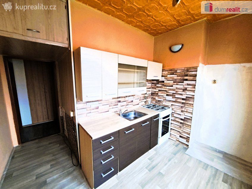 Prodej bytu 2+1 53 m^2 Bukovany, Bukovany 