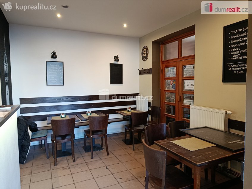 Pronájem  obchodních prostor 92 m^2 Davídkova, Praha 8 