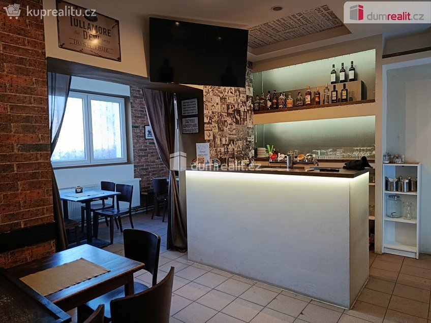 Pronájem  obchodních prostor 92 m^2 Davídkova, Praha 8 