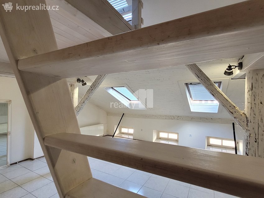 Pronájem bytu 1+kk 43 m^2 Zámecká, Kolín 