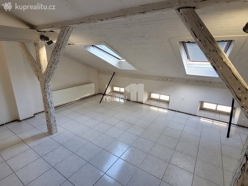 Pronájem bytu 1+kk 43 m^2 Zámecká, Kolín 