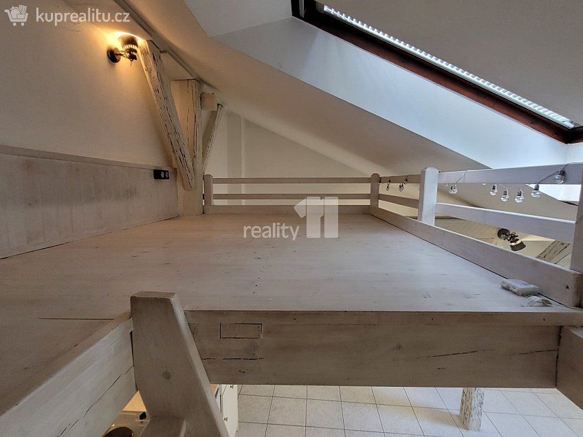 Pronájem bytu 1+kk 43 m^2 Zámecká, Kolín 