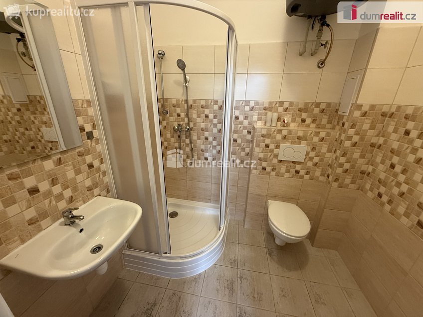 Pronájem bytu 2+kk 40 m^2 Drtinova, Praha 5 