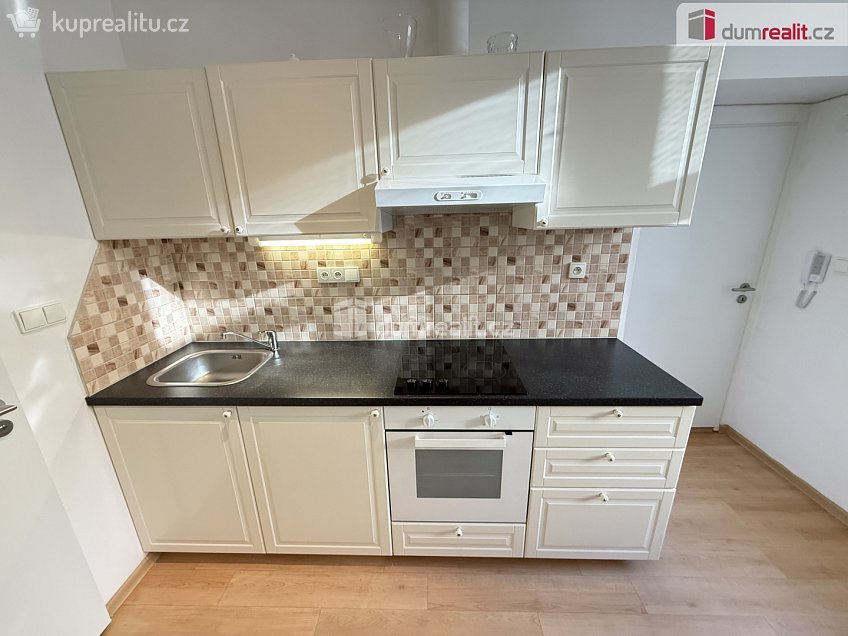 Pronájem bytu 2+kk 40 m^2 Drtinova, Praha 5 