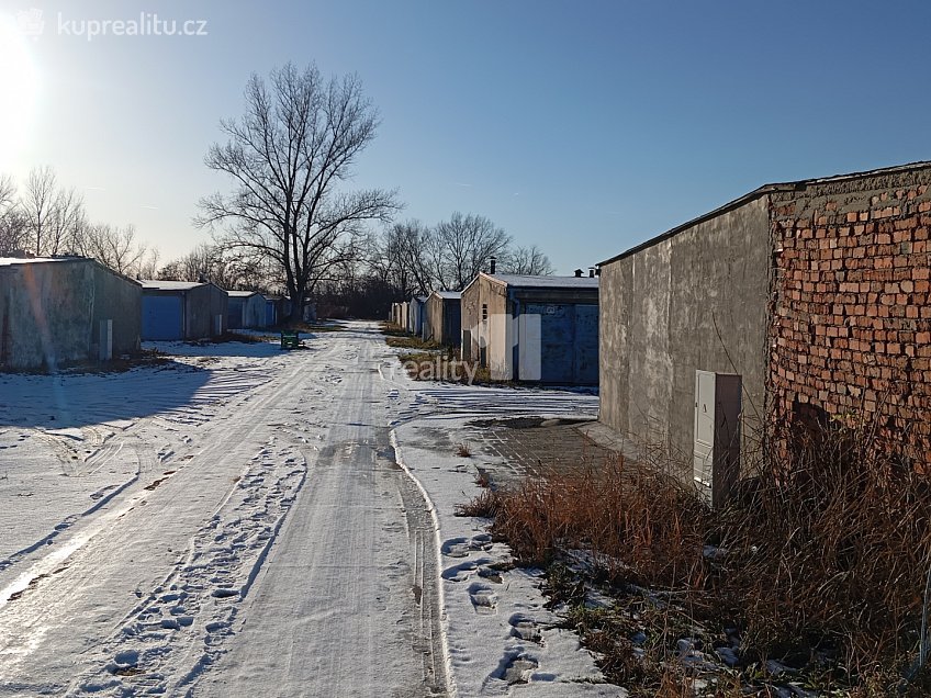 Prodej  garáže 19 m^2 Hodonín, Hodonín 