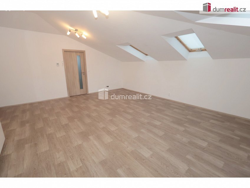 Pronájem bytu 3+kk 67 m^2 P. Bezruče, Neratovice 